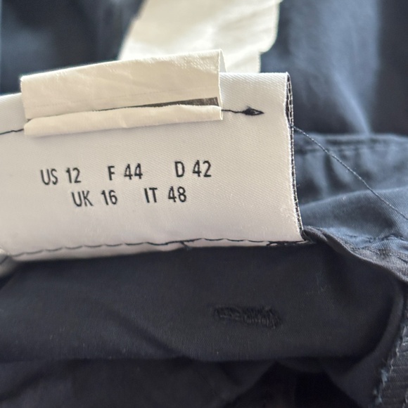 AKRIS punto Navy Blue Belted Rolled Cuff Ankle Pant - Picture 4 of 8